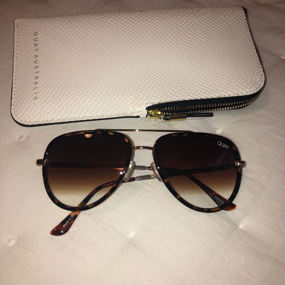 QUAY x JLO sunglasses never worn